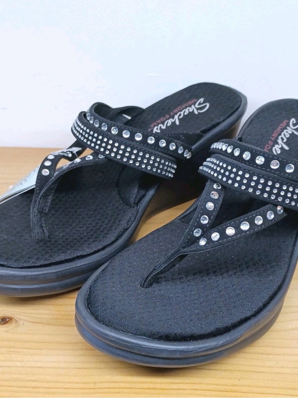 Skechers Black Rhinestone Thong Sandals NWOT